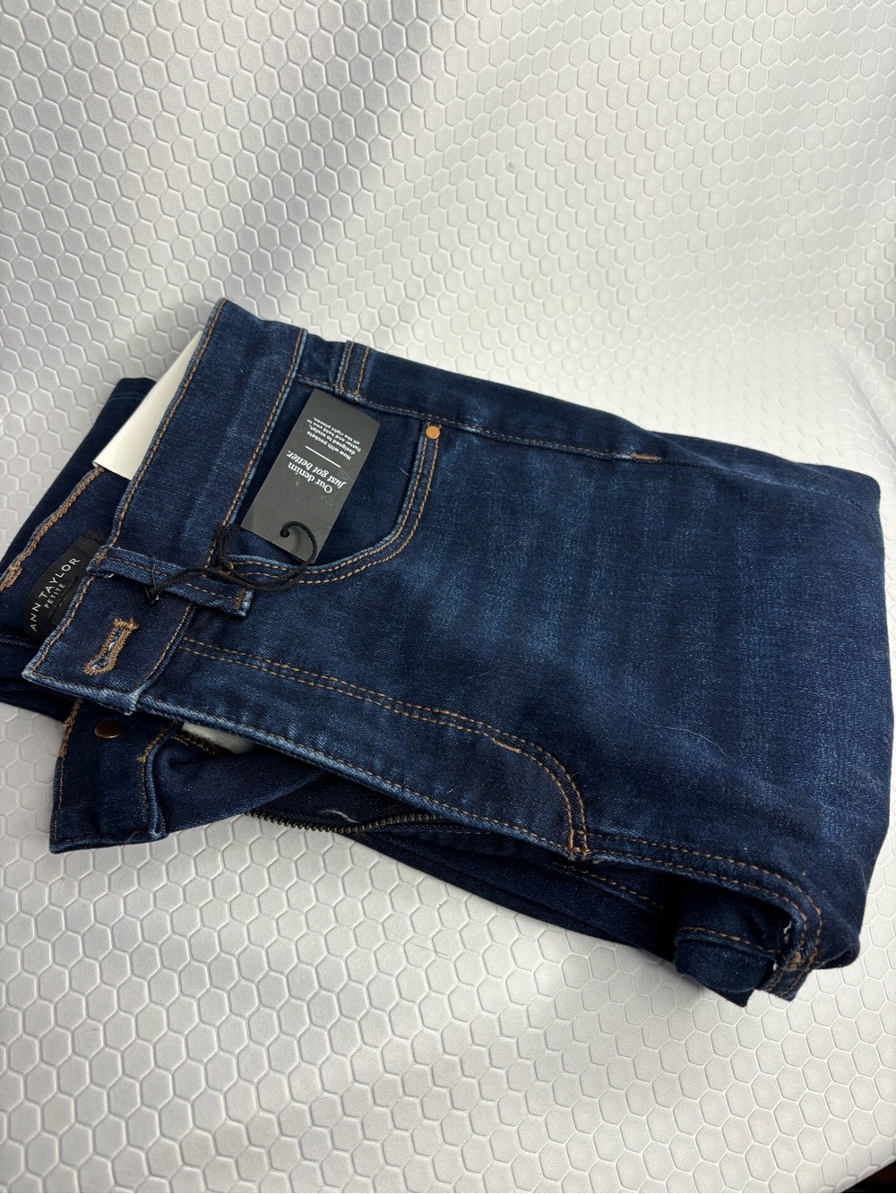 Ann Taylor High-Rise Skinny Jeans in Dark Wash BWT - Picture 3 of 7